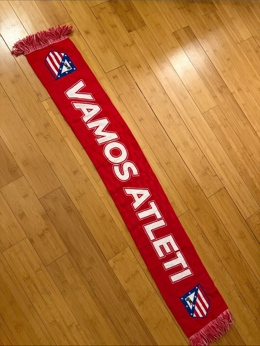 Atlético Madrid Red Fan Scarf with 'VAMOS A LETI'